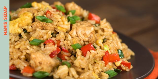 Cara Membuat Nasi Goreng Pedas Bermodal Panci Elektrik