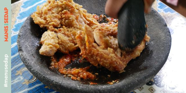 Cara Membuat Ayam Geprek, Sajian Pedas yang Menggoda Selera