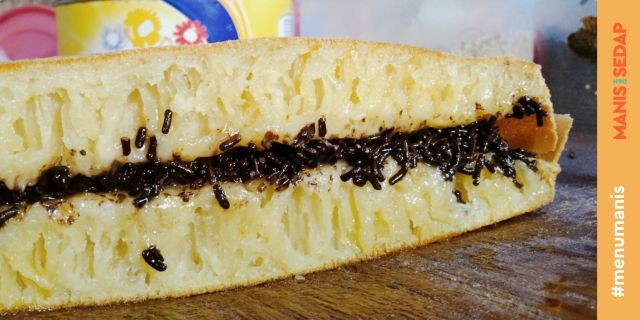 Resep Dasar Terang Bulan (Martabak Manis) dan Tips agar Teksturnya Bersarang