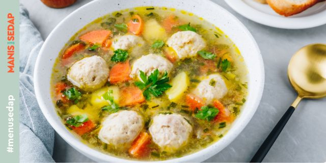 Cara Membuat Sayur Sop Bakso Sosis, Nikmat Dimakan Bareng Keluarga