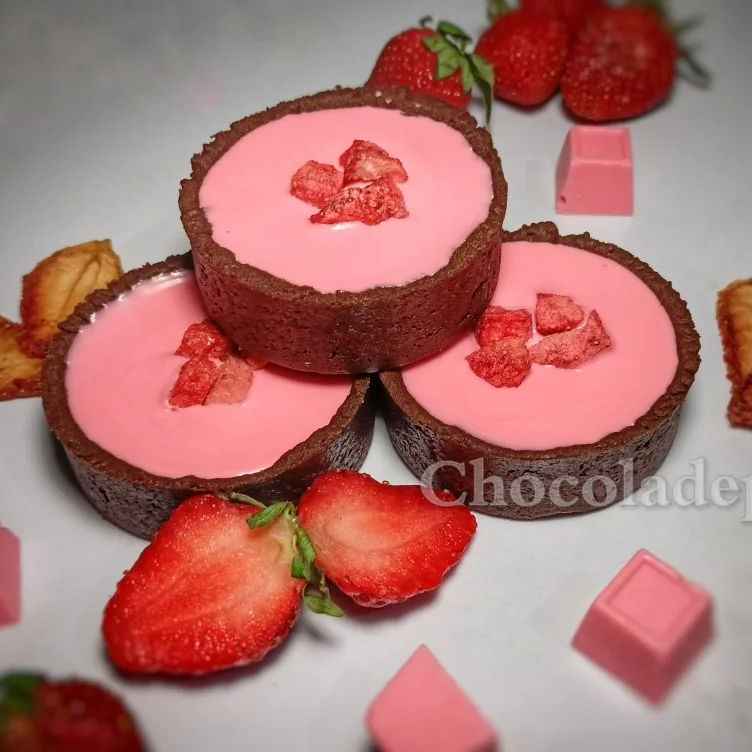 Triple Strawberry Couverture Chocolate Pies