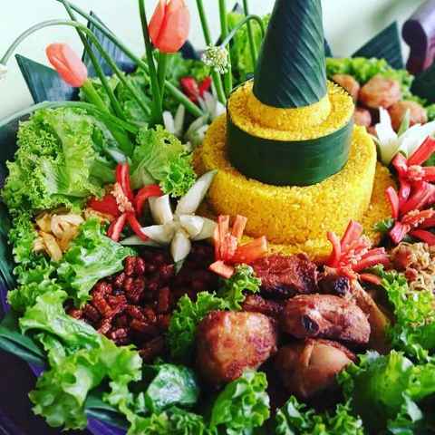 Open Order Tumpeng Nasi Kuning-Vanda Desy Rusdiana