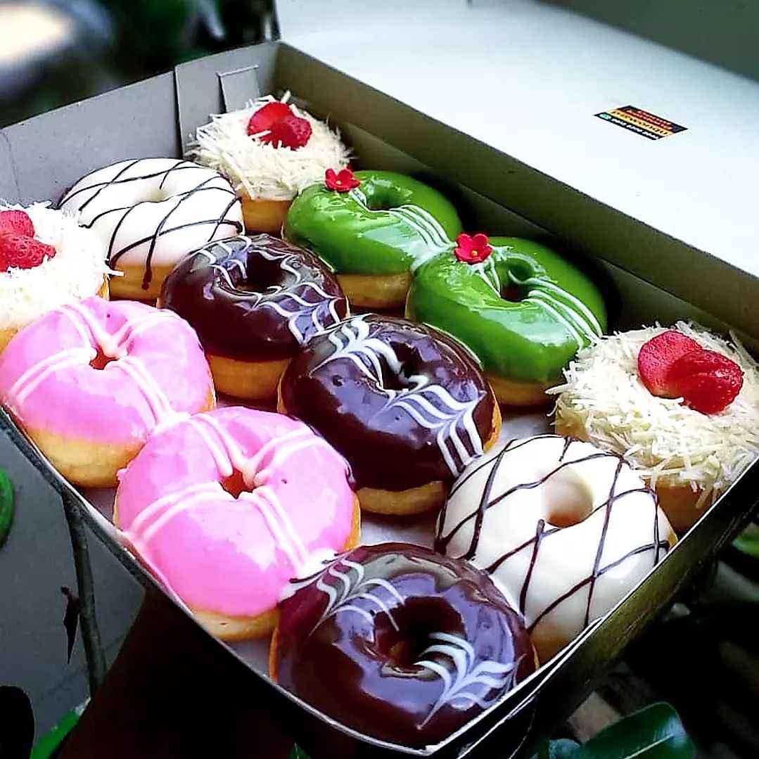 Open Order Donat Kentang Hias Isi 12 Sweet Donuts Madiun