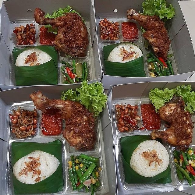 Nasi Box Ayam Goreng Laos