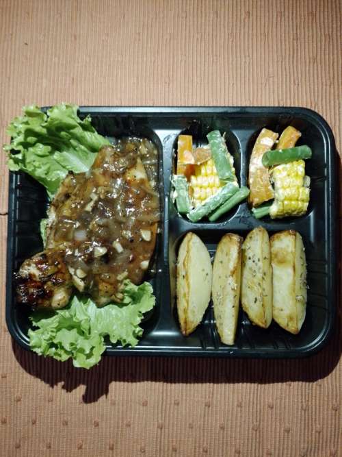Grilled Chicken fillet with black pepper sauce