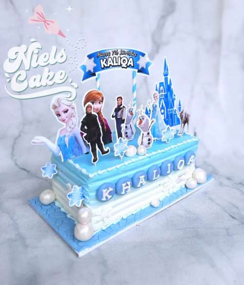 Frozen Character Cake