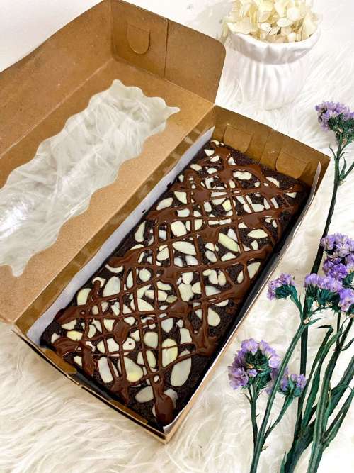 Almond Choco Drizzle Brownies