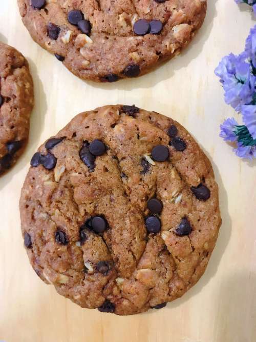 Large Chewy Oats Cookies
