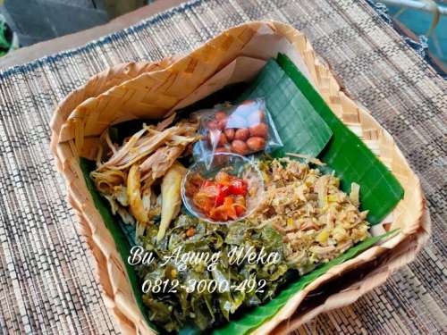 Nasi Campur Ayam Khas Bali Besek Mini