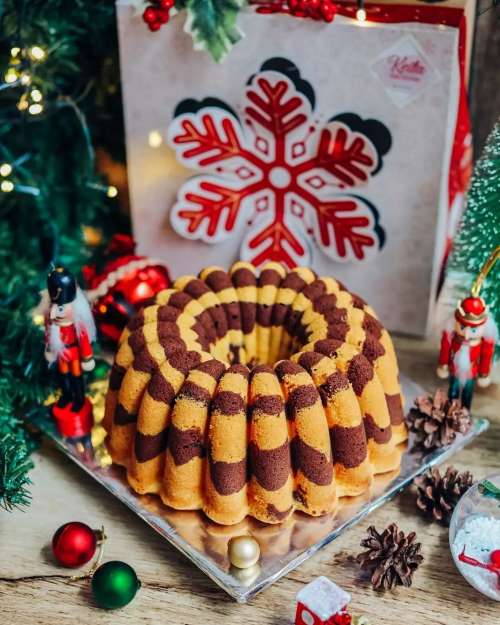 Marble Cake Christmas Hampers