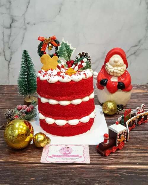 RED WREATH CAKE