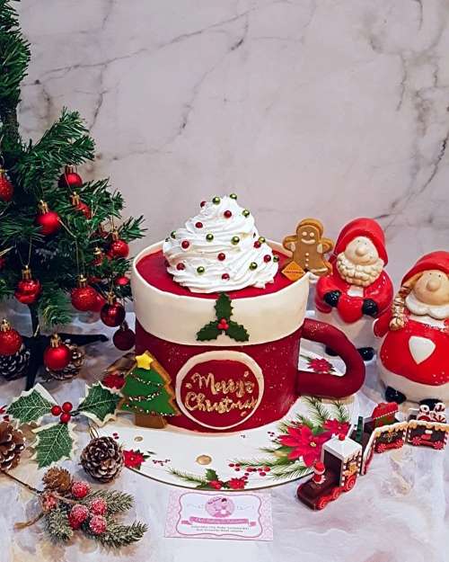 RED CHRISTMAS Cake
