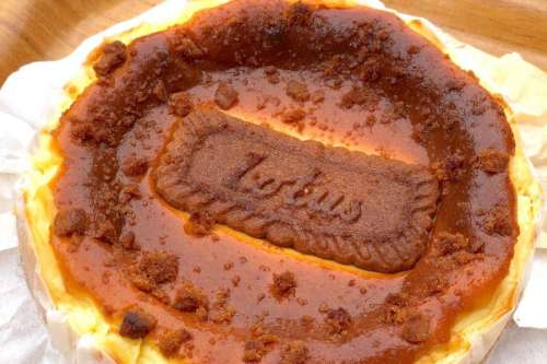 Basque Burnt Cheese Cake Topping Lotus