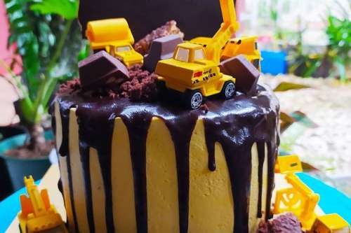 Escavator Cake (Custom Cake)