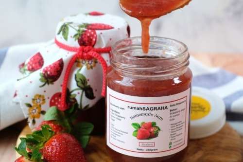 Selai Strawberry/Strawberry Jam Homemade by rumahSAGRAHA