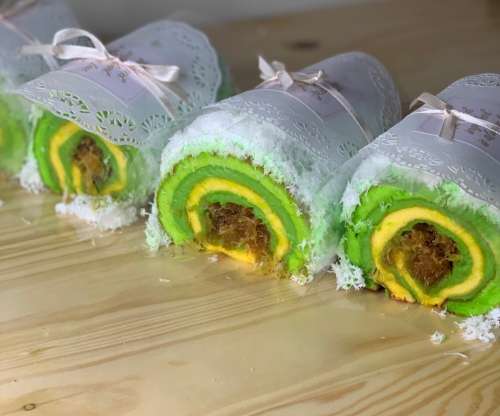 Klepon Roll Cake