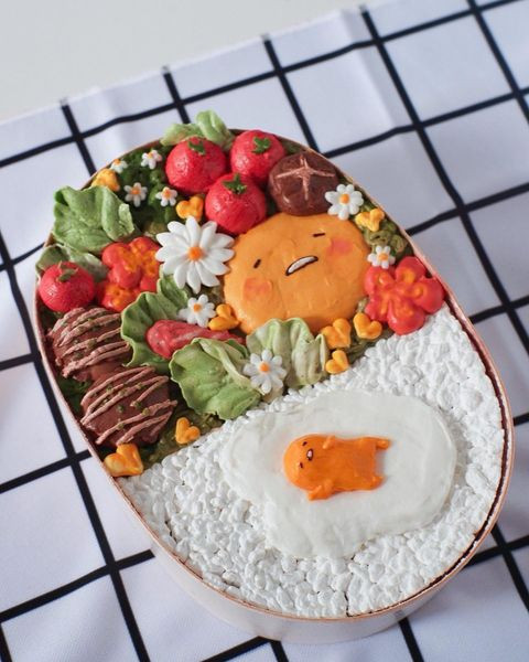 Gudetama Lazy Lunchbox Cake