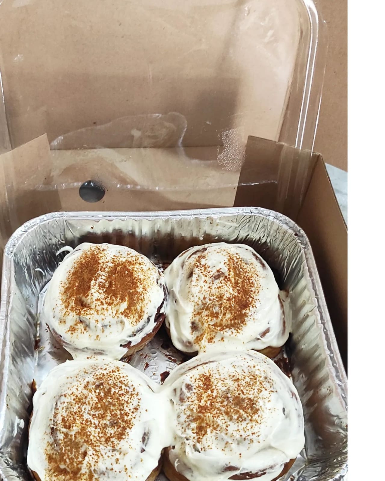 Cinnamon rolls with cream cheese frosting 4 pcs