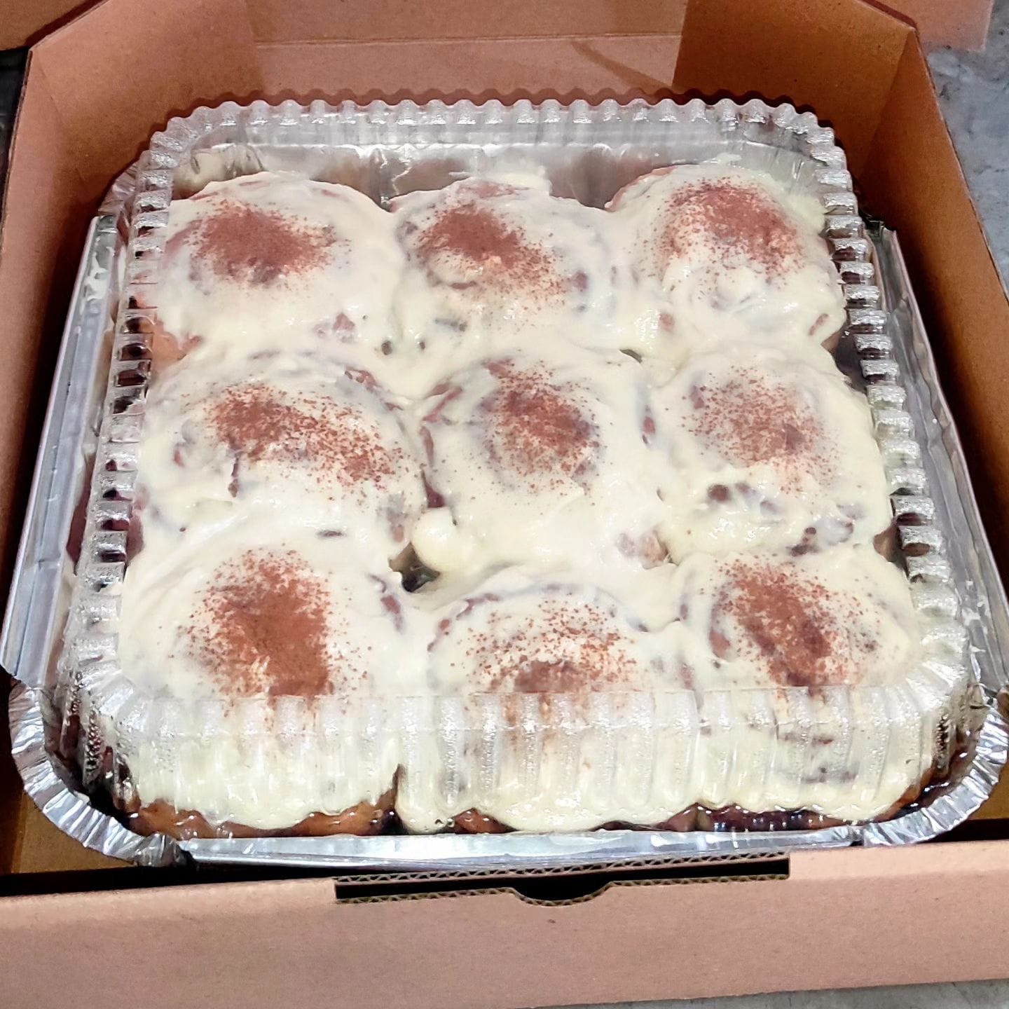 Cinnamon rolls with cream cheese frosting 9pcs