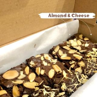 Almond and Cheese Brownies