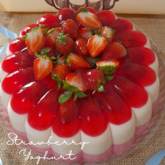Strawberry Yoghurt Pudding