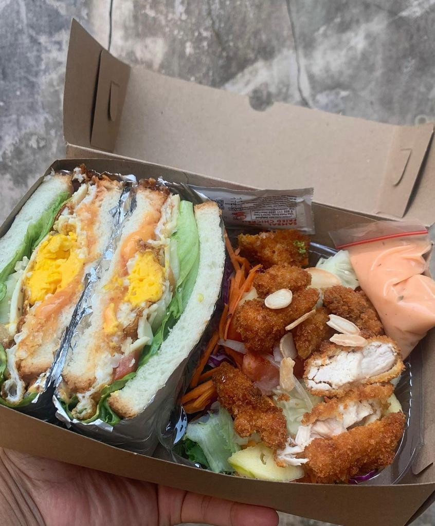 Sandwich Telur + Chicken Katsu Salad