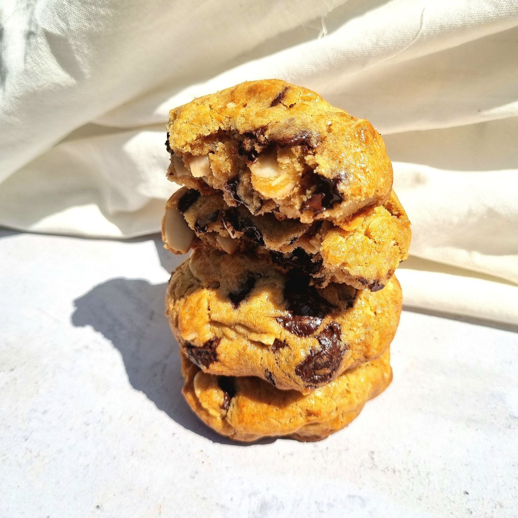 Large Choco Chip Chunky Cookie
