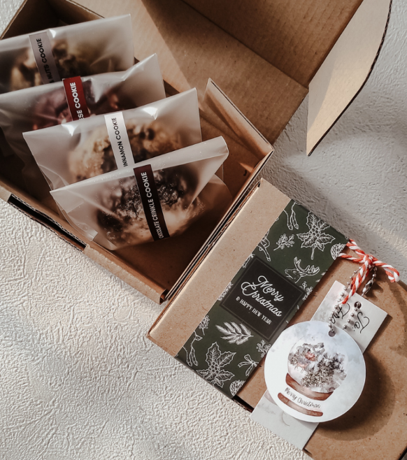Holly Hampers