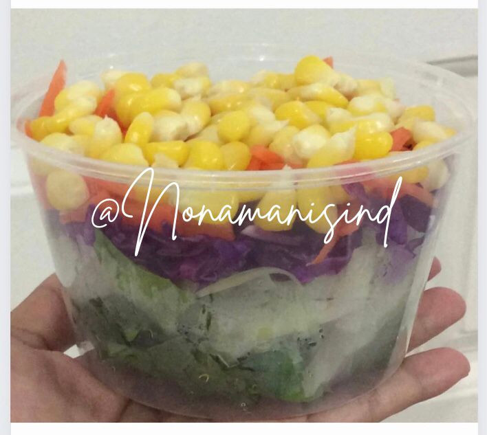 NonaManis Vegetables Salad with Thai Sauce