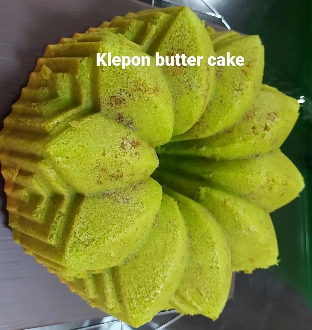 Klepon Butter Cake
