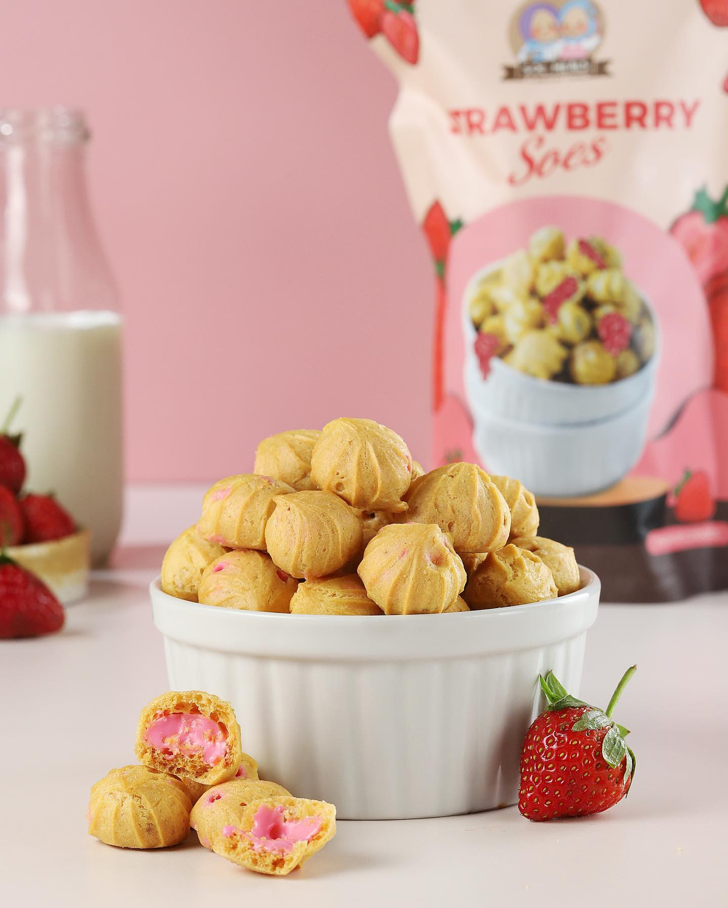 Strawberry Soes