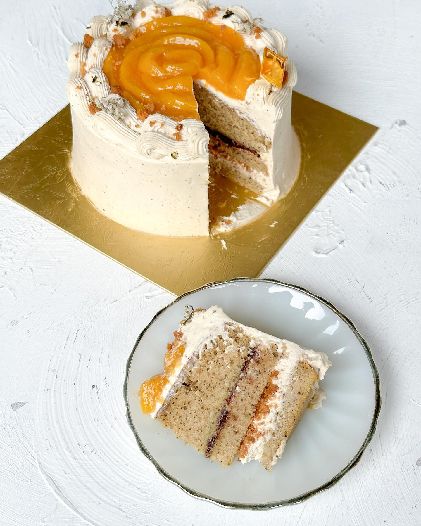 Earl Grey Peach Cake